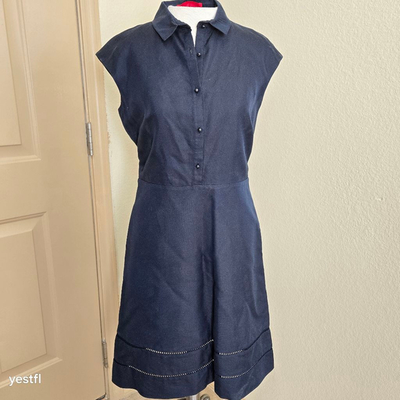 Carolina Herrera Dresses & Skirts - Carolina Herrera Collared Dress Size 8, Navy